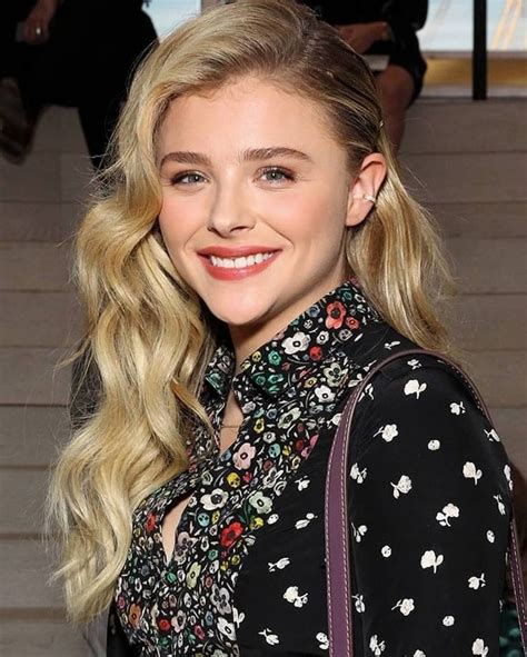 chloe grace moretz not smiling